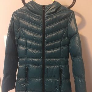 Bernardo packable down coat NWOT